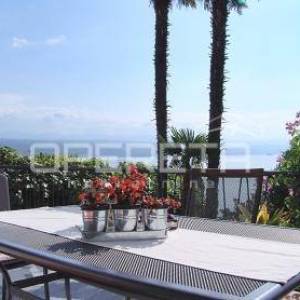 Opatija - stan na izuzetnoj lokaciji, 200 metara od mora