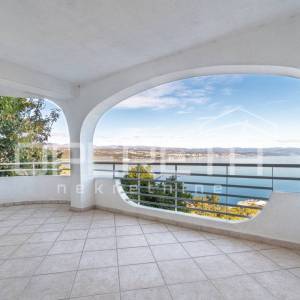Opatija - stan na izvrsnoj lokaciji 300 metara od mora