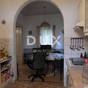 OPATIJA - stan u prizemlju vile 2. RED DO MORA!!- 3S+DB + spremnik u suterenu -ukupno 190m2