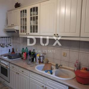 OPATIJA - stan u prizemlju vile 2. RED DO MORA!!- 3S+DB + spremnik u suterenu -ukupno 190m2