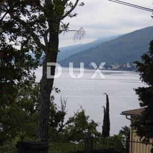 OPATIJA - stan u prizemlju vile 2. RED DO MORA!!- 3S+DB + spremnik u suterenu -ukupno 190m2
