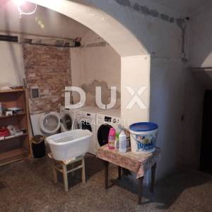 OPATIJA - stan u prizemlju vile 2. RED DO MORA!!- 3S+DB + spremnik u suterenu -ukupno 190m2