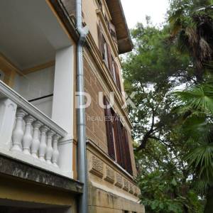 OPATIJA - stan u prizemlju vile 2. RED DO MORA!!- 3S+DB + spremnik u suterenu -ukupno 190m2