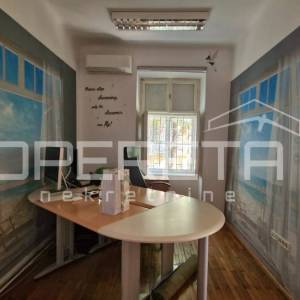 Opatija, strogi centar– stan u prizemlju s terasom, idealan za život ili najam
