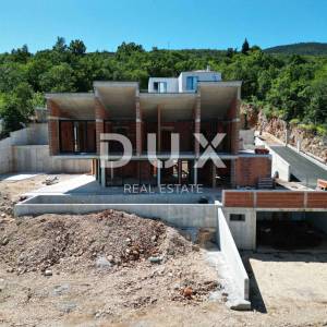 OPATIJA, SV. JELENA - villa 250m2 s panoramskim pogledom na more i bazenom + uređena okućnica 1200m2