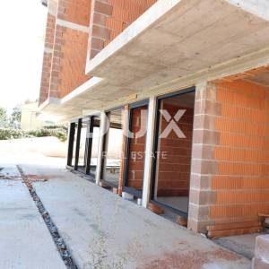 OPATIJA, SV. JELENA - villa 250m2 s panoramskim pogledom na more i bazenom + uređena okućnica 1200m2