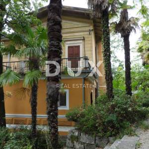 OPATIJA- unikatna Opatijska villa s 2 komforna stana- 2. RED DO MORA!!!! - ukupno 484m2