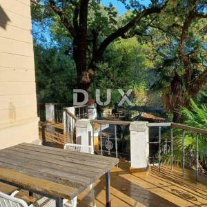 OPATIJA- unikatna Opatijska villa s 2 komforna stana- 2. RED DO MORA!!!! - ukupno 484m2