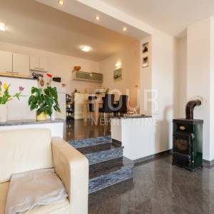 Opatija, Veprinac, kuća, 400m2, balkon s pogledom na more, garaža