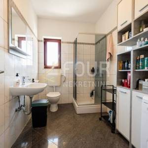 Opatija, Veprinac, kuća, 400m2, balkon s pogledom na more, garaža