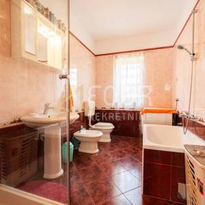 Opatija, Veprinac, kuća, 400m2, balkon s pogledom na more, garaža