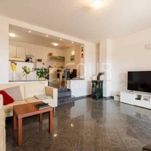 Opatija, Veprinac, kuća, 400m2, balkon s pogledom na more, garaža