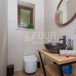 Opatija, Veprinac, moderna kuća 178.10m2, okućnica