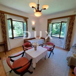 OPATIJA, VEPRINAC, PRILIKA - obiteljska kuća 240 m2 okružena zelenilom