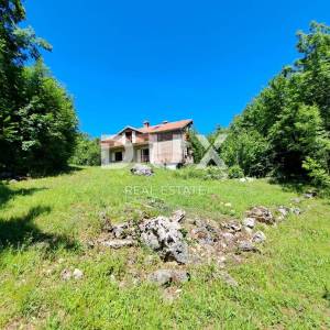 OPATIJA, VEPRINAC, PRILIKA - obiteljska kuća 240 m2 okružena zelenilom