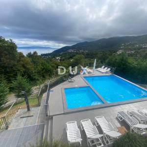 OPATIJA, VEPRINAC - stan 4S+DB, 136 m2 s bazenom i pogledom na more! PRILIKA!