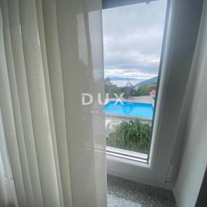 OPATIJA, VEPRINAC - stan 4S+DB, 136 m2 s bazenom i pogledom na more! PRILIKA!