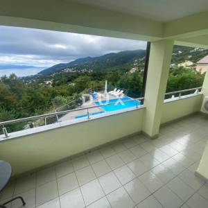 OPATIJA, VEPRINAC - stan 4S+DB, 136 m2 s bazenom i pogledom na more! PRILIKA!