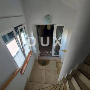OPATIJA, VEPRINAC - vila 1000m2 s pogledom na more, 6 apartmana i bazenom + okoliš 1000m2