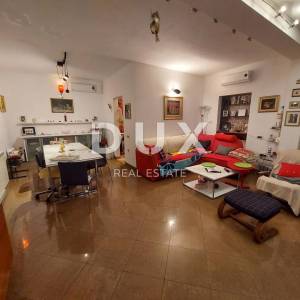 OPATIJA, VEPRINAC - vila 1000m2 s pogledom na more, 6 apartmana i bazenom + okoliš 1000m2