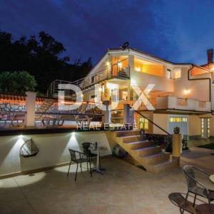 OPATIJA, VEPRINAC - vila 1000m2 s pogledom na more, 6 apartmana i bazenom + okoliš 1000m2