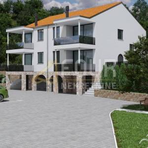 Opatija, Veprinac, započeta gradnja, kuća s bazenom