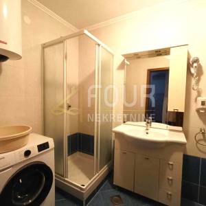 Opatija, vila s 15 stanova, 400m od mora!