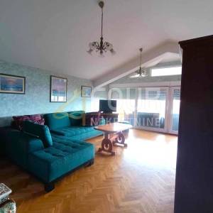 Opatija, vila s 15 stanova, 400m od mora!