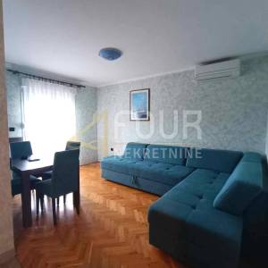 Opatija, vila s 15 stanova, 400m od mora!
