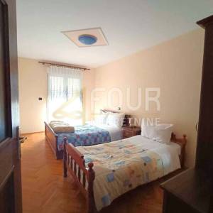 Opatija, vila s 15 stanova, 400m od mora!