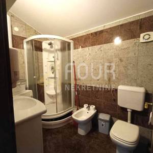 Opatija, vila s 15 stanova, 400m od mora!