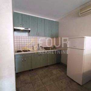 Opatija, vila s 15 stanova, 400m od mora!