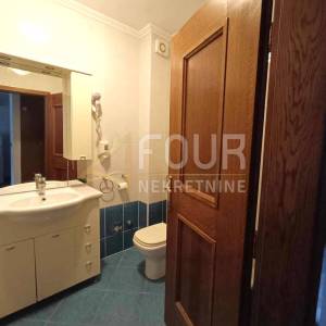 Opatija, vila s 15 stanova, 400m od mora!