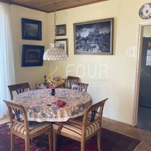 Opatija, vila s 2 stana i okućnicom, prekrasan pogled