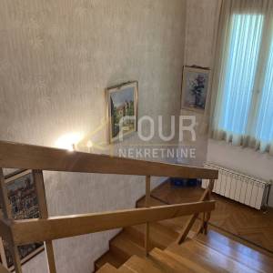 Opatija, vila s 2 stana i okućnicom, prekrasan pogled