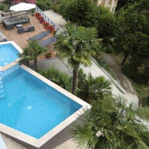 OPATIJA vila u samom centru sa tri potpuno odvojene stambene jedinice, bazenom i sunčalištem