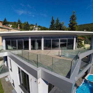 OPATIJA vila u samom centru sa tri potpuno odvojene stambene jedinice, bazenom i sunčalištem