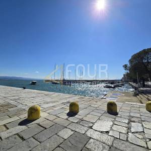 Opatija, Volosko, kuća na izvrsnoj poziciji - 1. red do mora!