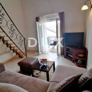 OPATIJA, VOLOSKO - luksuzna vila 550m2 s panoramskim pogledom na more + okoliš 400m2