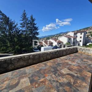 OPATIJA, VOLOSKO - stan 108m2, DB+3S, visoko prizemlje, pogled na more