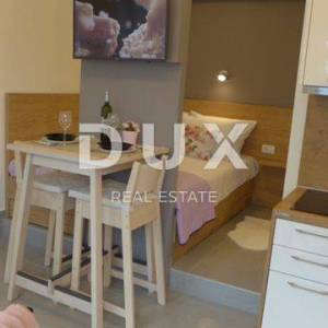 OPATIJA,CENTAR - samostojeća kuća, 350 m2, pogled, okućnica, bazen!!!