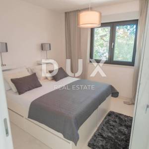 OPATUJA, POBRI-dvojna villa 250m2 s panoramskim pogledom na more i 2 bazena na krovu + okoliš 400m2