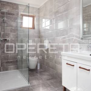 Oštarski stanovi, Zgrada, 250.000,00 EUR