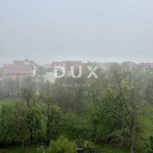 OTOČAC - Kuća s prostranom okućnicom i 2 gradilišta