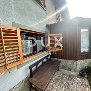 OTOČAC, SINAC - Kamena kuća s prostranim dvorištem 