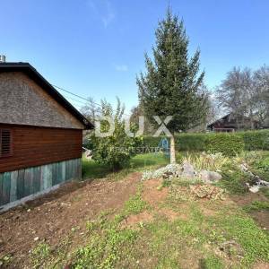 OTOČAC, SINAC - Kamena kuća s prostranim dvorištem 