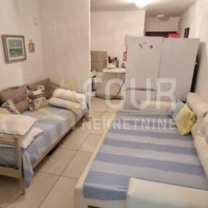 Otok Cres, 33.18m2, namješten stan 100m od mora