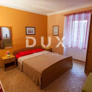 OTOK CRES 424m2 - Kuća, restoran, dvoetažni stan, apartmani