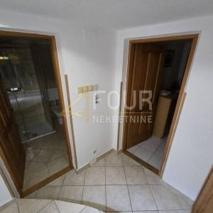 Otok Cres, adaptirana kuća u starom gradu, 70m od mora!