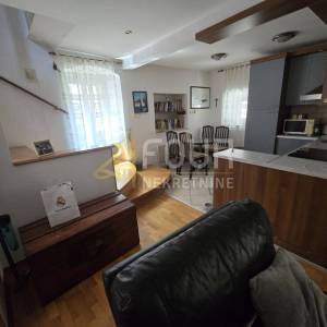 Otok Cres, adaptirana kuća u starom gradu, 70m od mora!